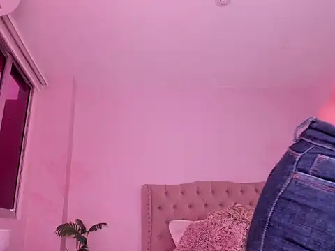 EmilySanchezz webcam