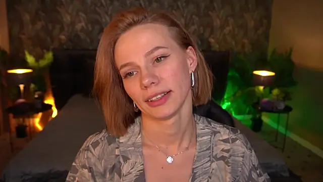 shyysiren (F young) - erotic striptease