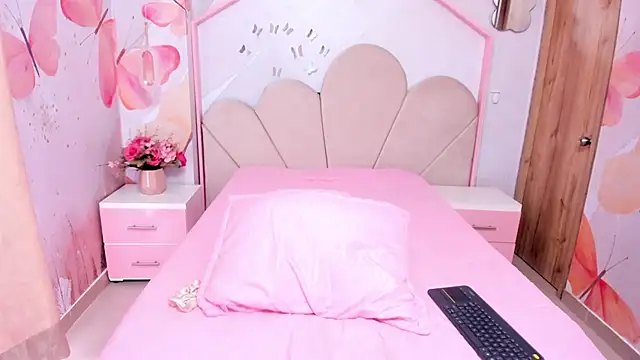 Millieskinny18 webcam