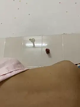 mr_iphone11 (M young) - 用力过度，屌肿了，只能爆菊奶头了😭