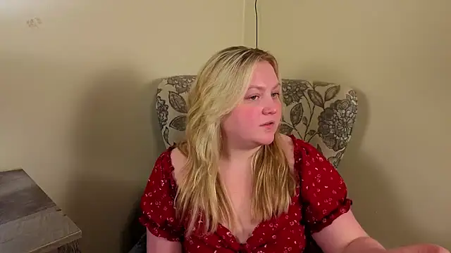 PhatAssBlond webcam