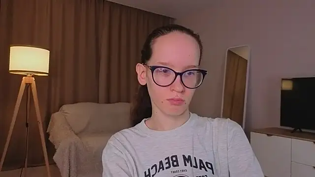 BettyBrowni webcam