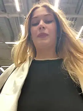 blonde_exe webcam