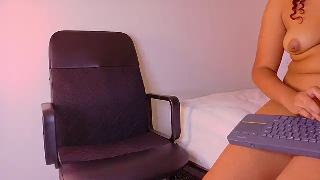 AmeliaLaurent_ webcam