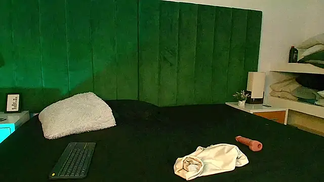 Alana_Petite_ webcam