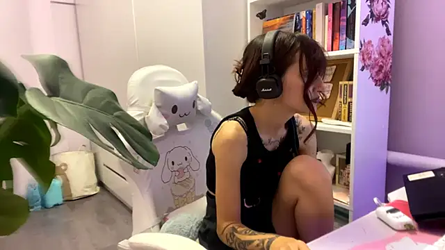 Monica_Cutersseys webcam