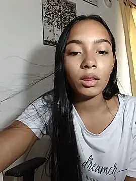 Leilaplus0s webcam