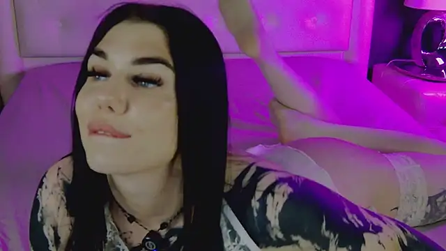 MaeveMoon webcam
