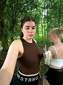 EllyNora webcam