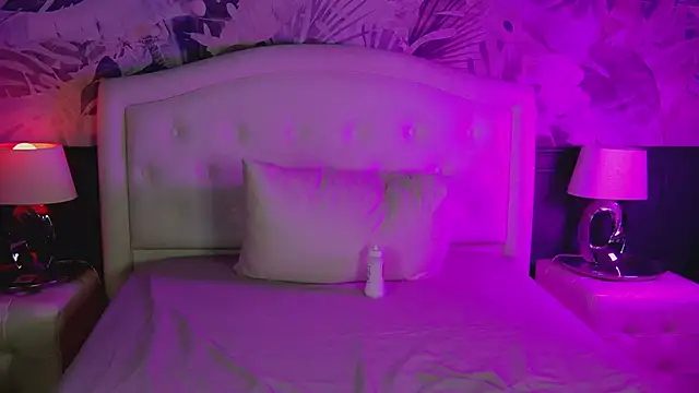 MaeveMoon webcam