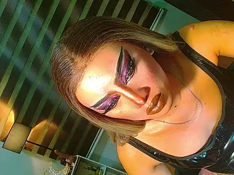 HOLLYWOOD_QUEEN_88 webcam