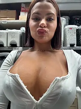 Irina_Velvett webcam