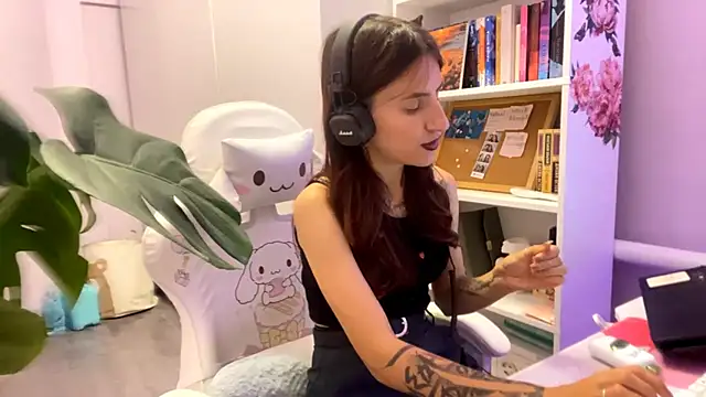 Monica_Cutersseys webcam