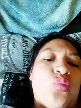 LatinSquirtBaby webcam