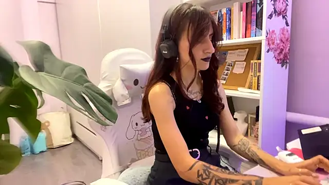 Monica_Cutersseys webcam