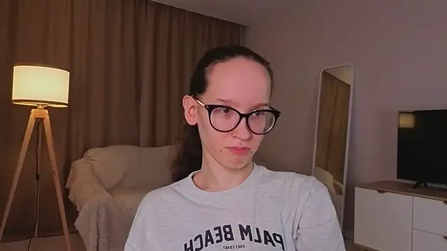 BettyBrowni webcam