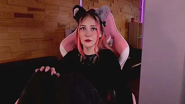 SashaMeow webcam