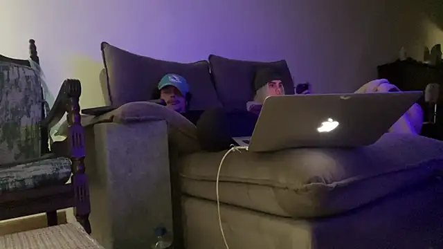chrisalmeid_ webcam