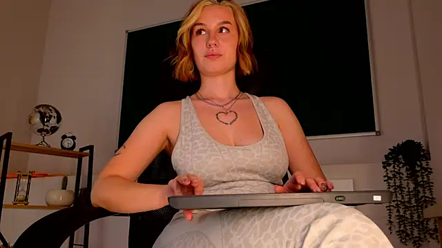 ClaireMathis webcam