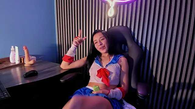 Luna_roose1 webcam