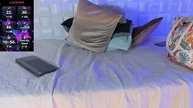 AleskaaHoffman webcam
