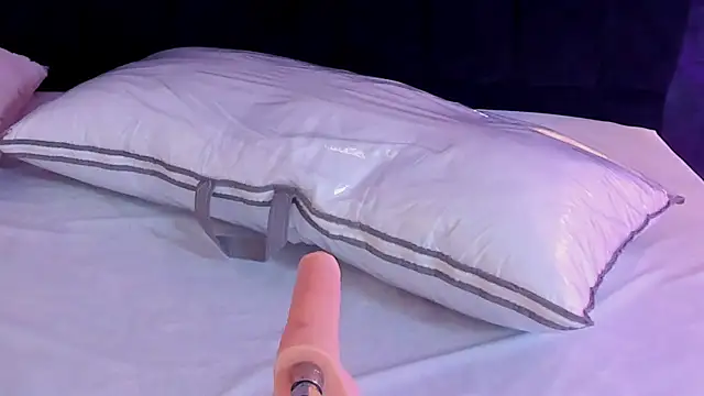Alanna_Wild webcam