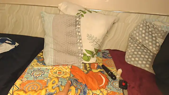 QueenAliaa03 webcam