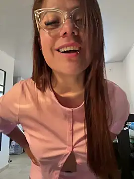 Pretty__Milf webcam