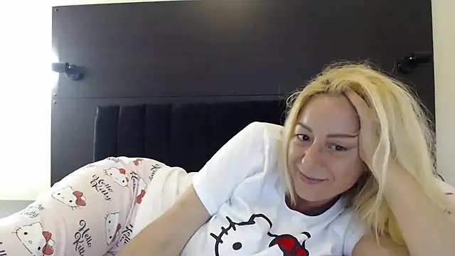 _karolynesyera_ webcam