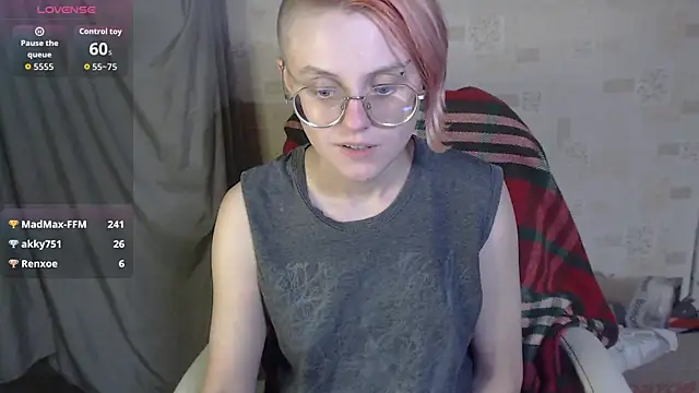 __freya___ (Ask my age) - Spanking my ass x 5
