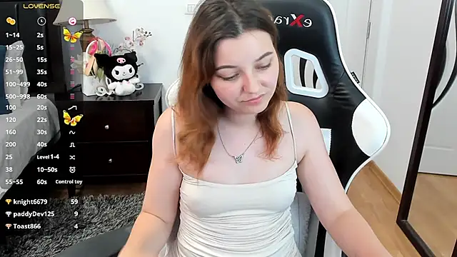 pretty_little_thing webcam