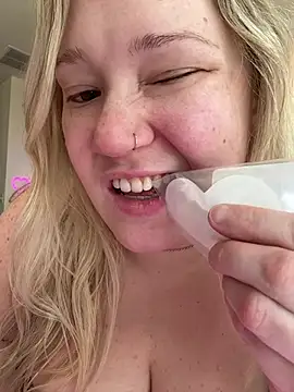 PiggyRose webcam