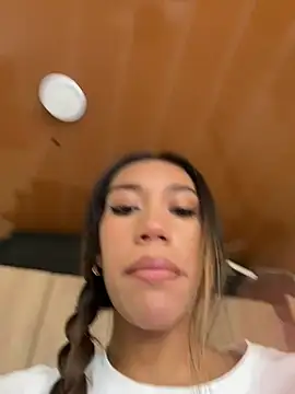 zoe_storm webcam