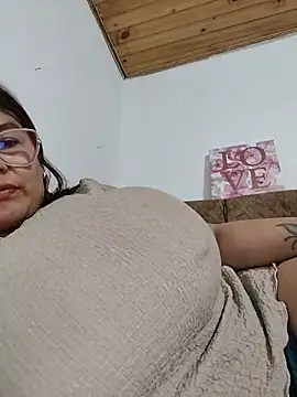 AlexxiaaMat webcam
