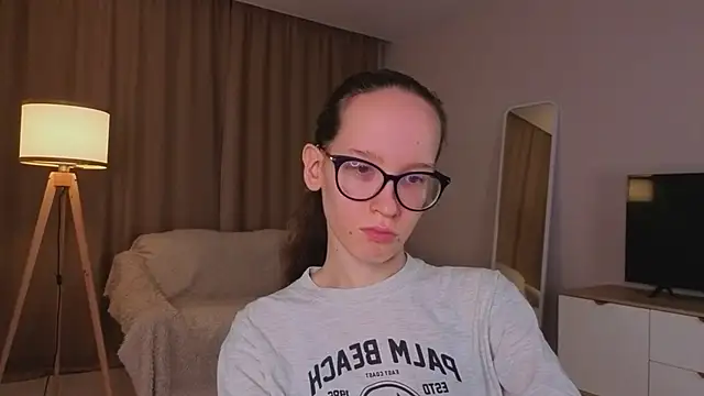 BettyBrowni webcam