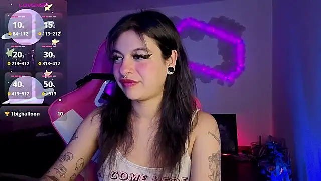 larah_uwu webcam