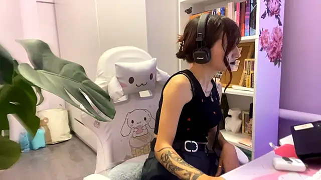 Monica_Cutersseys webcam