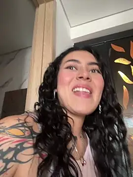 emily_24x webcam