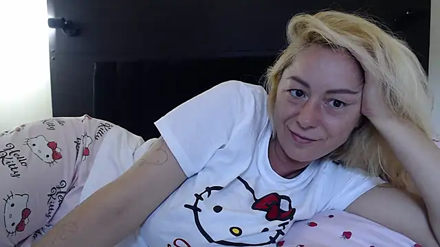_karolynesyera_ webcam