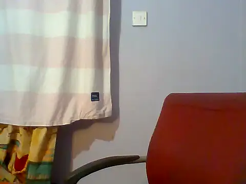 pretty_almah webcam