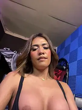 Bomb_Maddy webcam