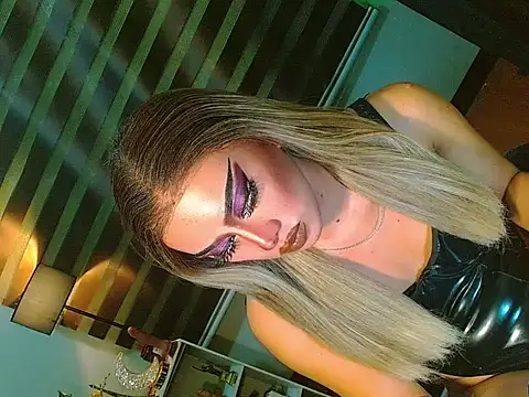 HOLLYWOOD_QUEEN_88 webcam