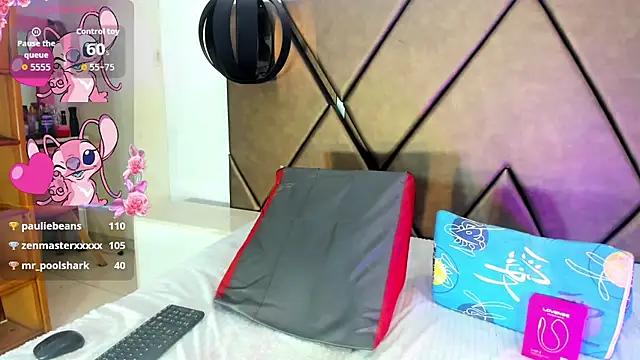 PenelopeGuzman__ webcam