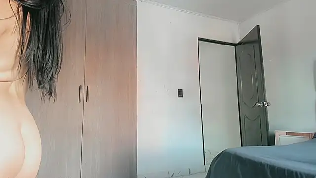 skinny_milky webcam
