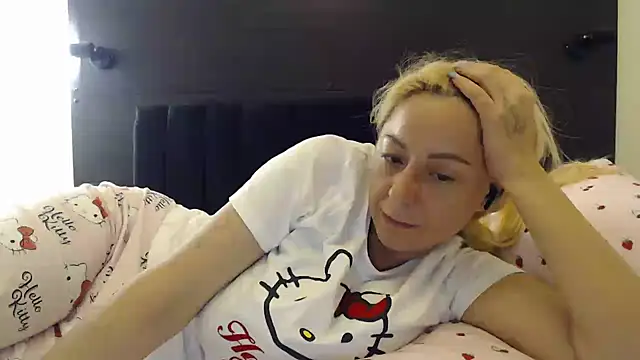 _karolynesyera_ webcam