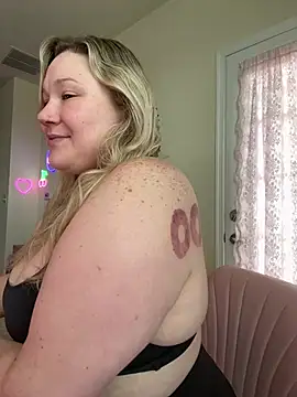 PiggyRose webcam