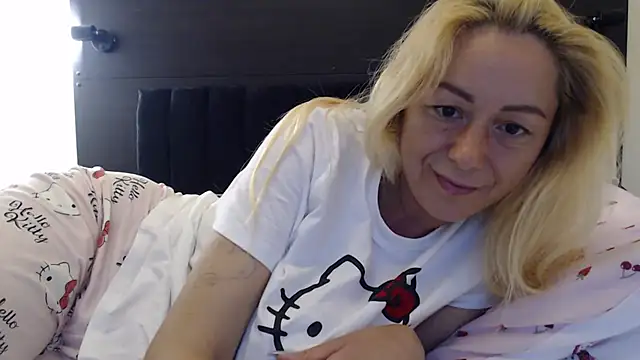 _karolynesyera_ webcam