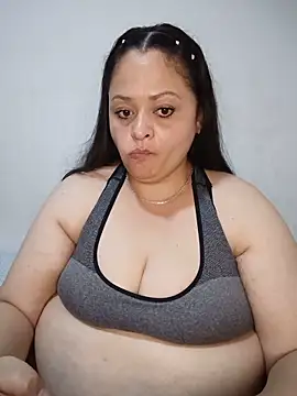 Julieta_BBW webcam