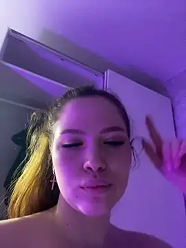 MarryMilash webcam