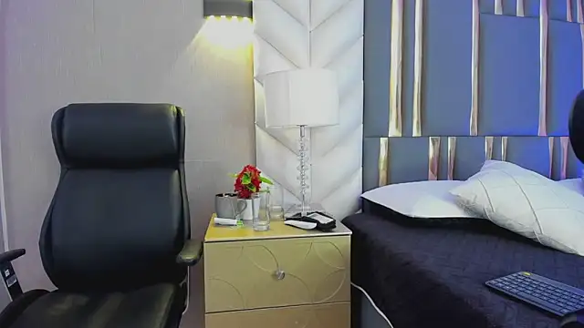 ChloeHarper_ live sex cam